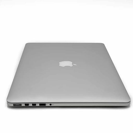 Apple MacBook Pro 15-inch 2015 i7 16GB RAM 256GB - Gallery Image 3